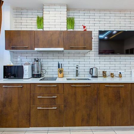 Big Jacuzzi , Sauna , Khreshchatyk Apartments Kiev Ngoại thất bức ảnh