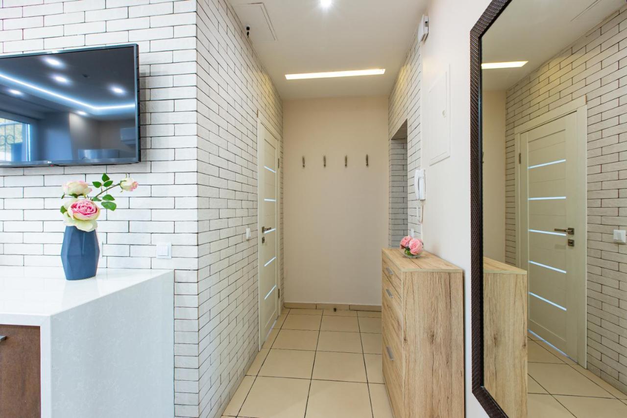 Big Jacuzzi , Sauna , Khreshchatyk Apartments Kiev Ngoại thất bức ảnh